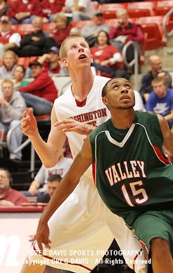 Brock Motum - Washington State Basketball